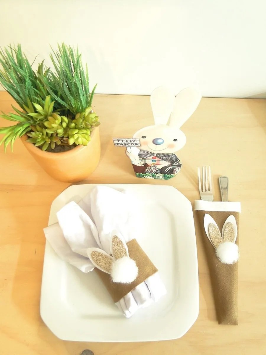 Decoração de Páscoa Sobre a Mesa